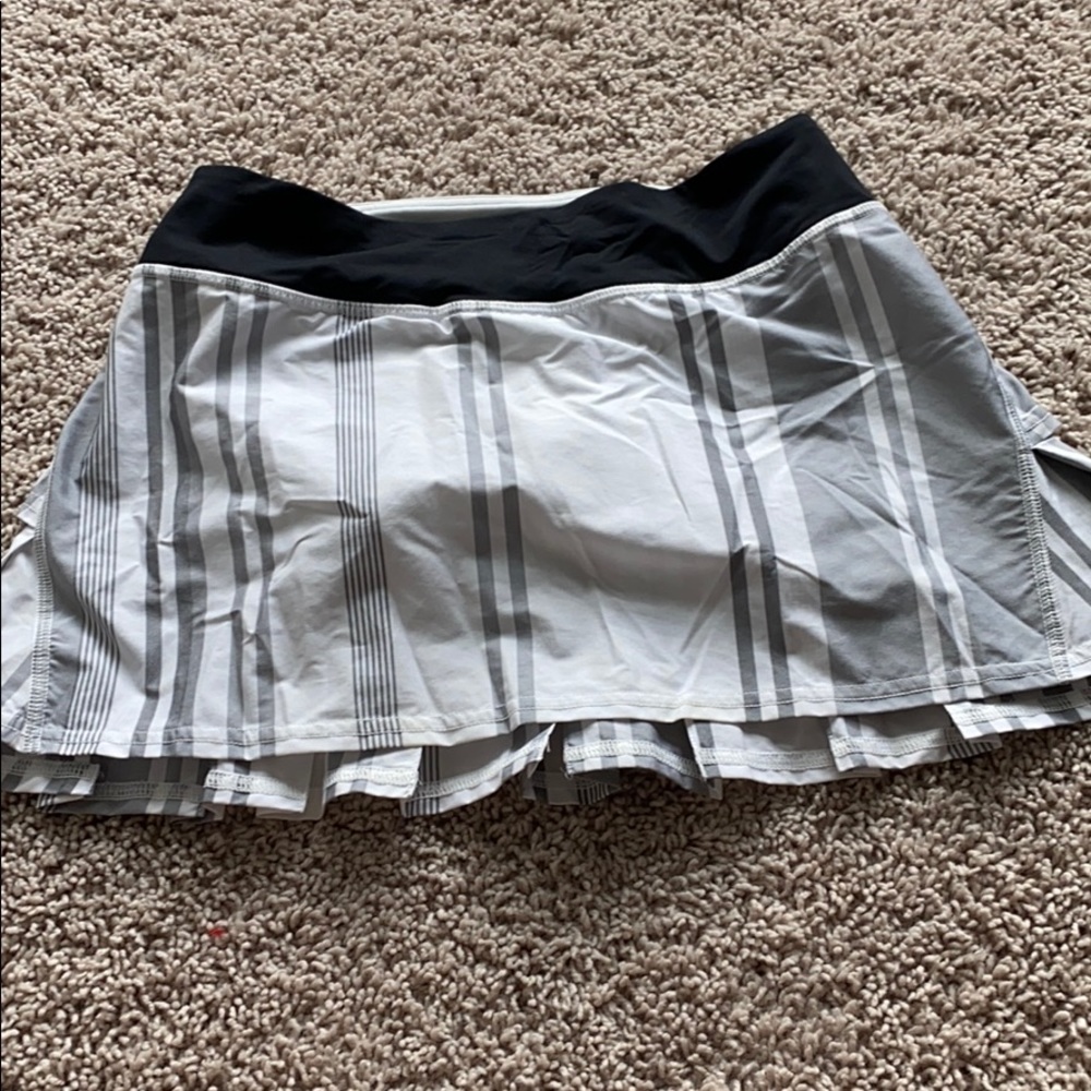 Lulu lemon skort